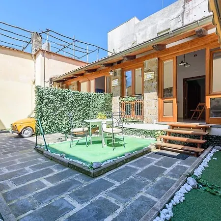 Апартаменты Sorrento Coast With Garden For 9 Guests