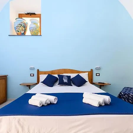 Апартаменты Sorrento Coast With Garden For 9 Guests *