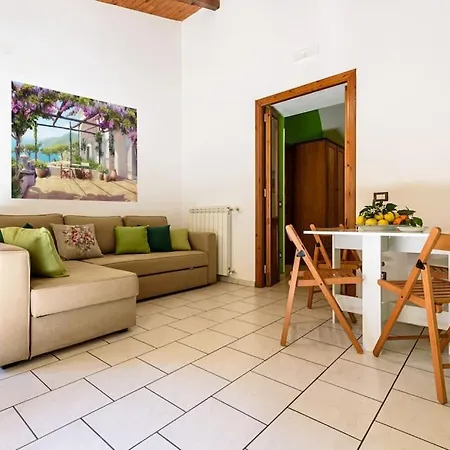 Sorrento Coast With Garden For 9 Guests Пьяно-ди-Сорренто
